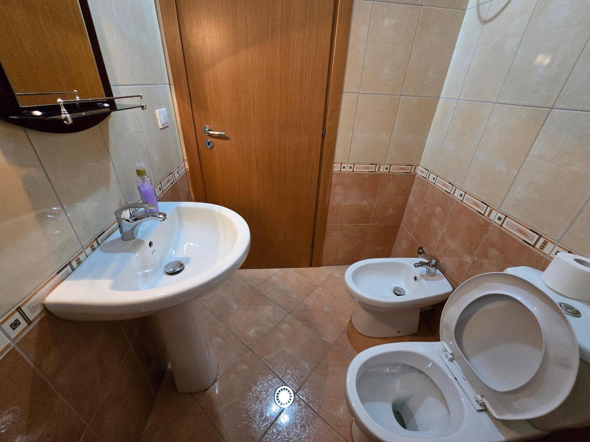 Modern , Quiet , Family Friendly & Fully Furnished Apartment วญอเรอ ภายนอก รูปภาพ