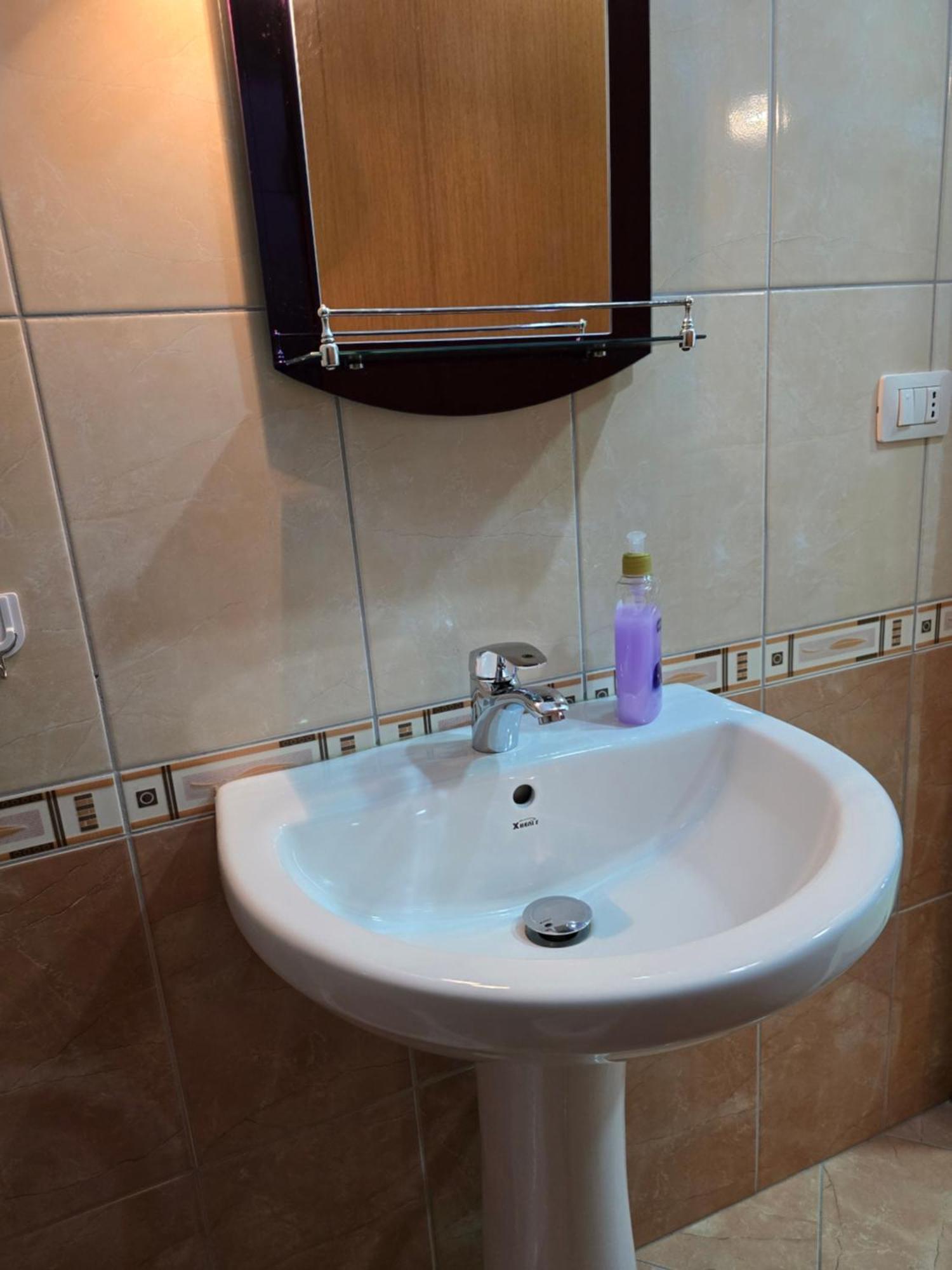 Modern , Quiet , Family Friendly & Fully Furnished Apartment วญอเรอ ภายนอก รูปภาพ