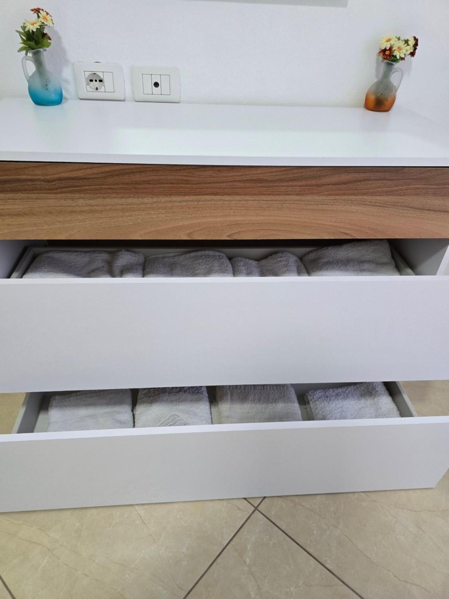 Modern , Quiet , Family Friendly & Fully Furnished Apartment วญอเรอ ภายนอก รูปภาพ
