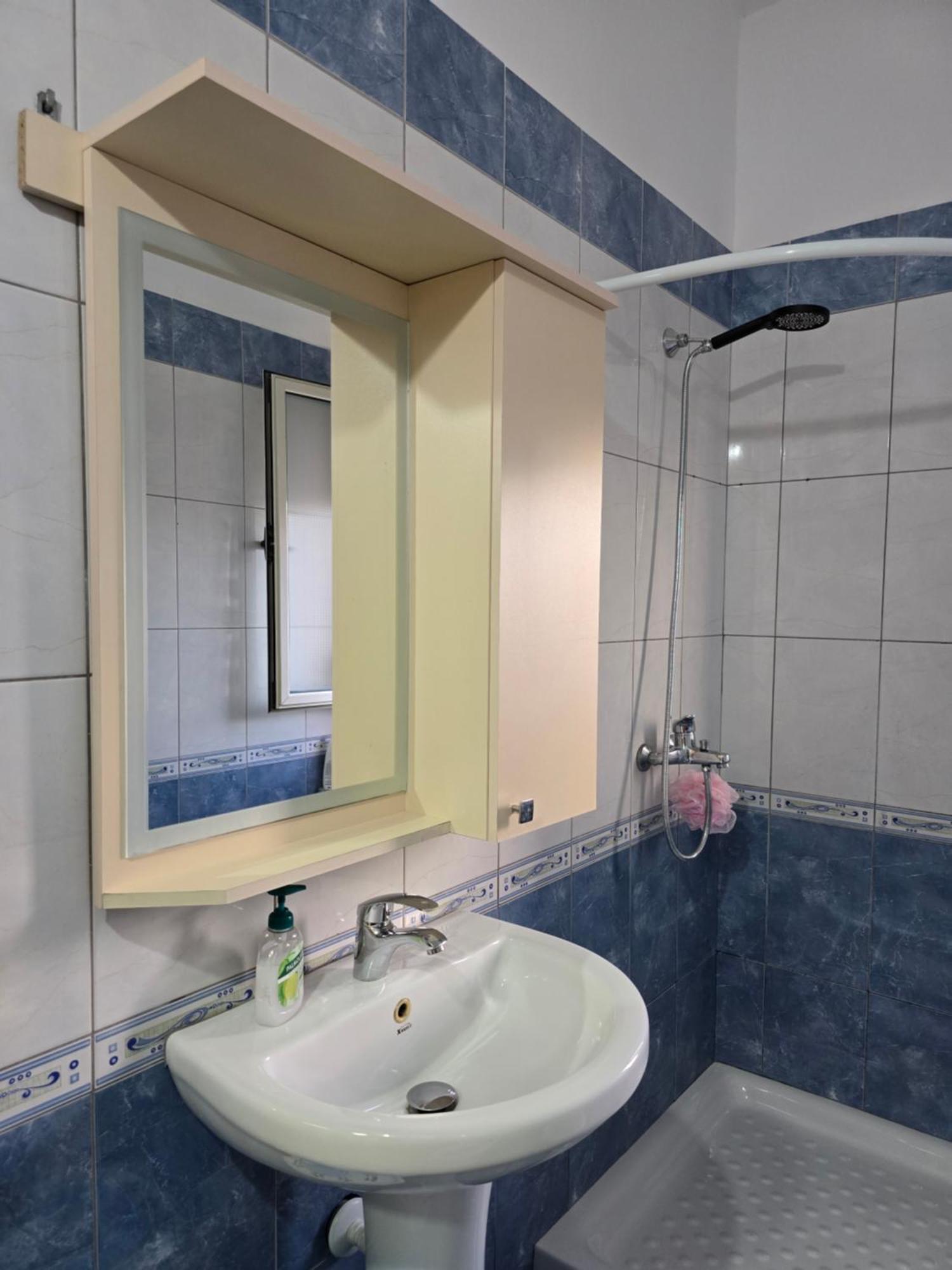 Modern , Quiet , Family Friendly & Fully Furnished Apartment วญอเรอ ภายนอก รูปภาพ