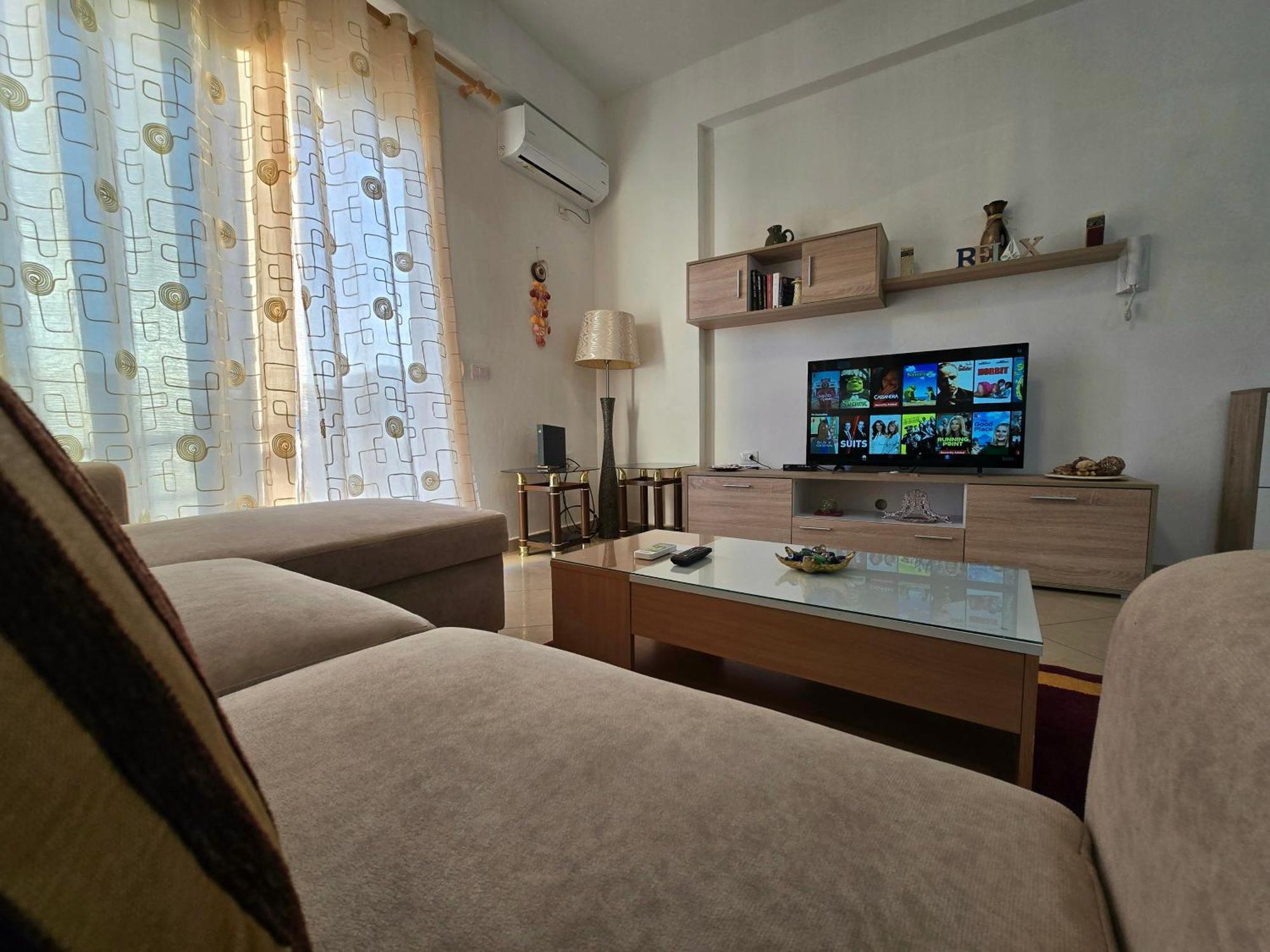Modern , Quiet , Family Friendly & Fully Furnished Apartment วญอเรอ ภายนอก รูปภาพ